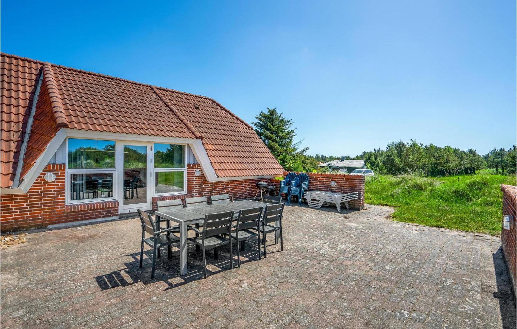 Lovely Home In Blavand With Wifi Exterior photo